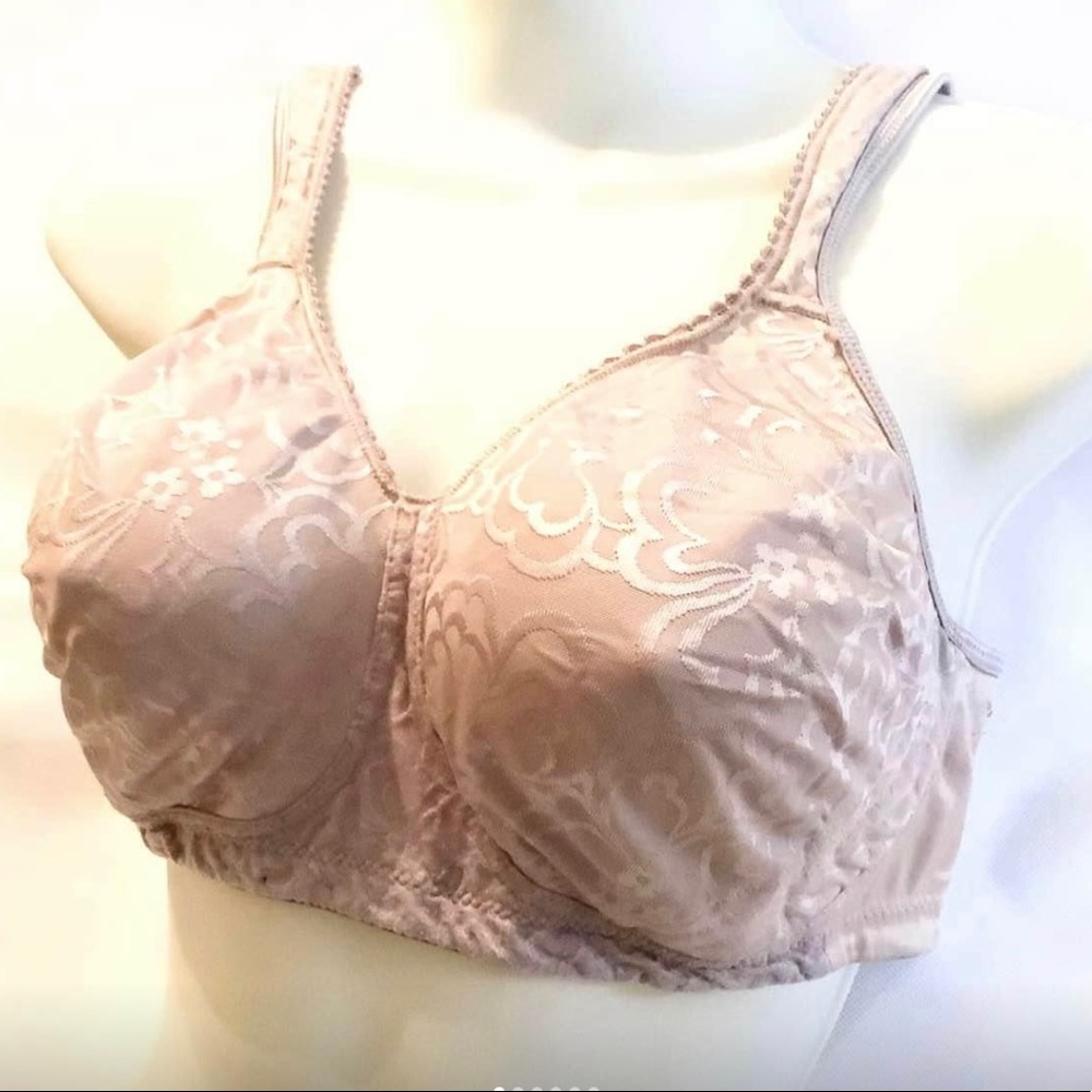 Playtex 18-Hour Bra… Wireless Taupe 38 DD (Gently Used)